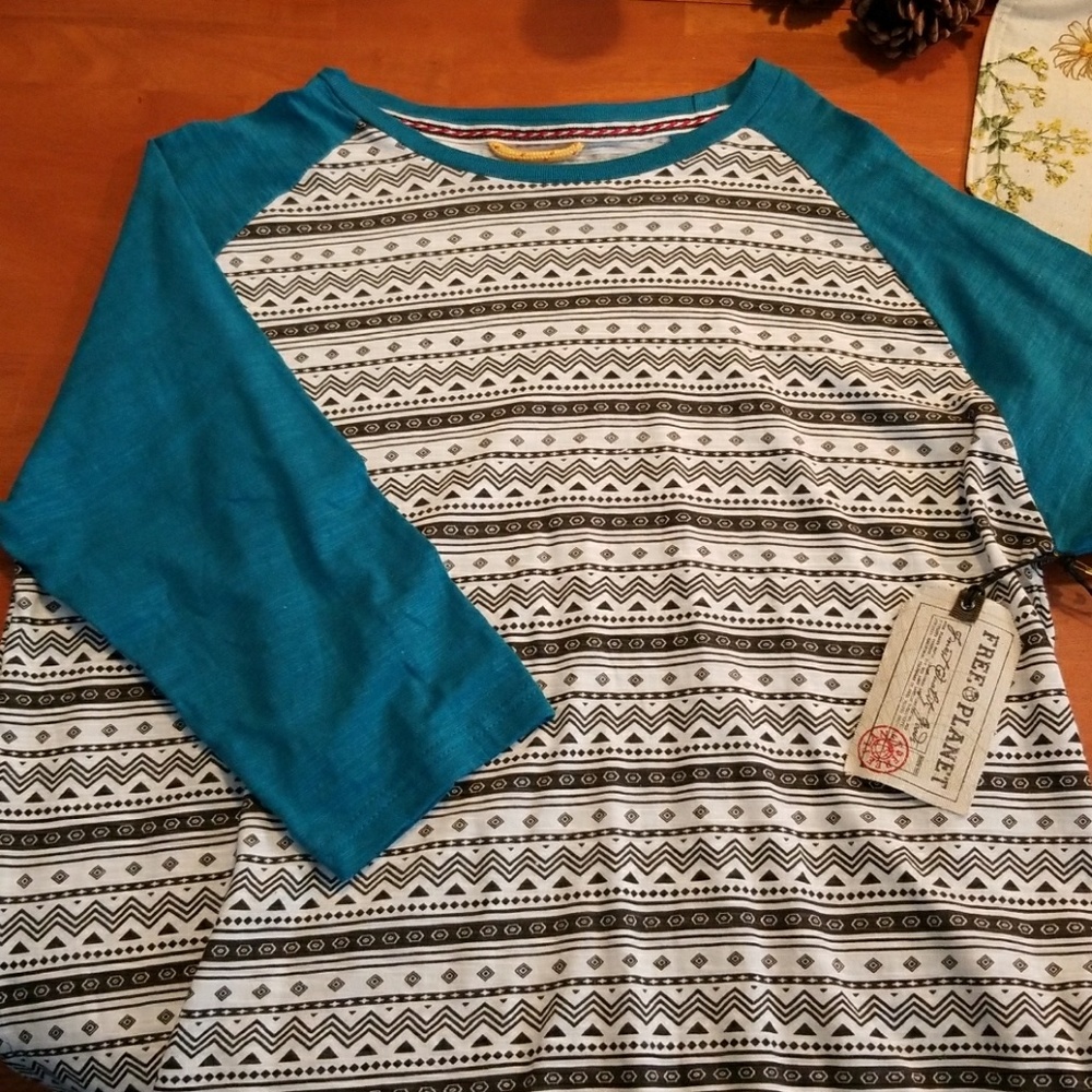FREE PLANET 3/4 SLEEVE SHIRT